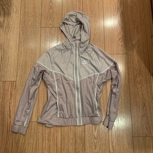 nike windbreaker